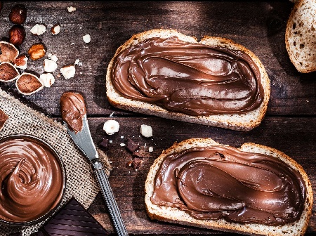 Домашен течен лешников шоколад с кокосово масло и мед - снимка на рецептата